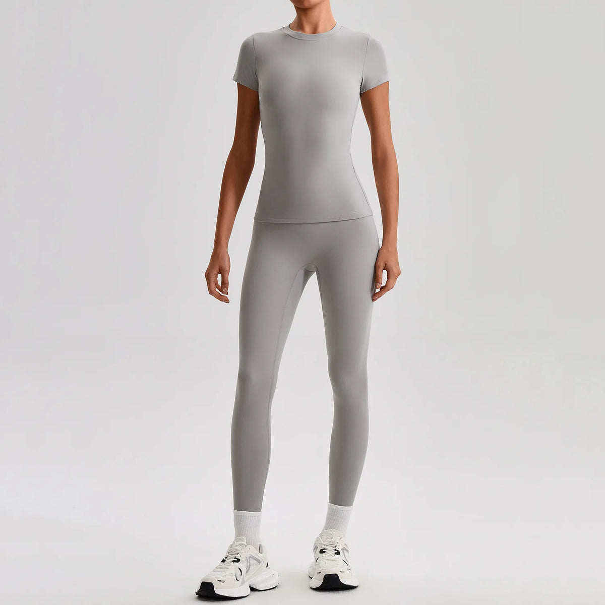 Conjunto Deportivo Mujer 2 Piezas – Camiseta Manga Corta y Short Tiro Alto Transpirable